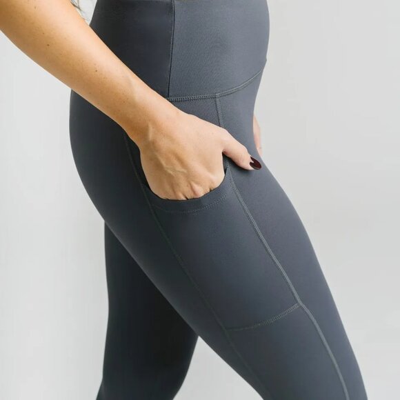 Zyia Wet Ash Pocket Light n Tight Capri 20" RC - Picture 2 of 4